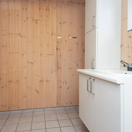 6 Person In Ribe-by Traum