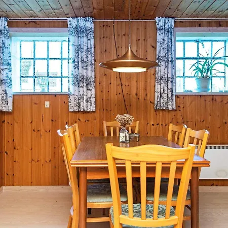 6 Person In Ribe-by Traum